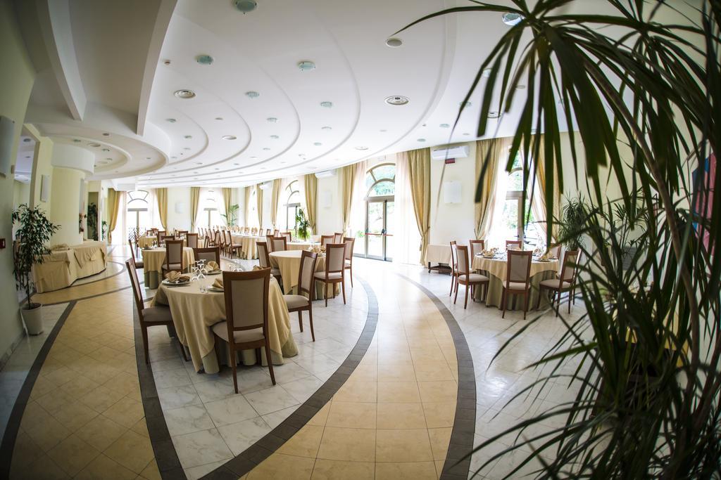 Hotel Parco Delle Rose 아쿠아페사 외부 사진