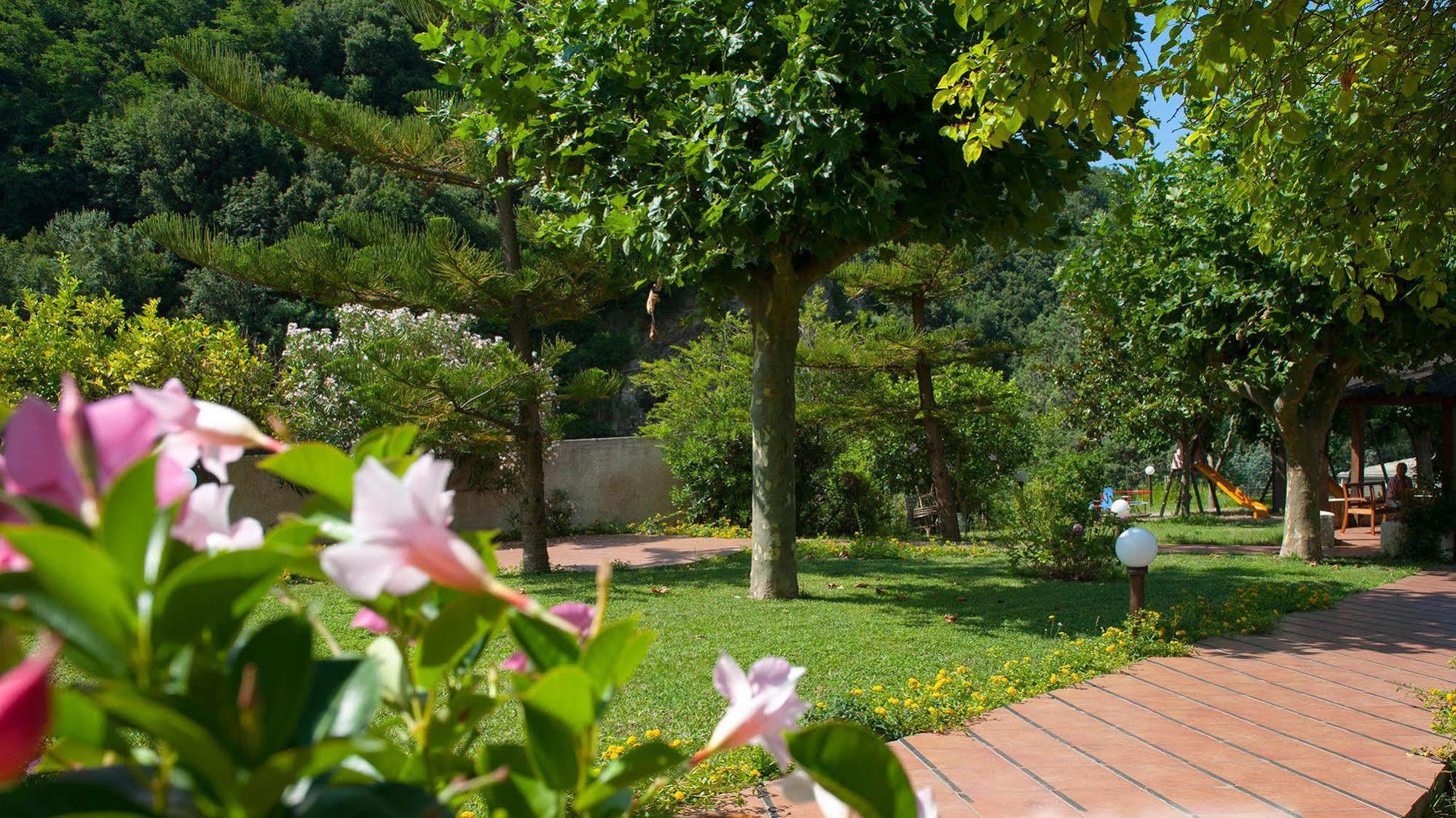 Hotel Parco Delle Rose 아쿠아페사 외부 사진